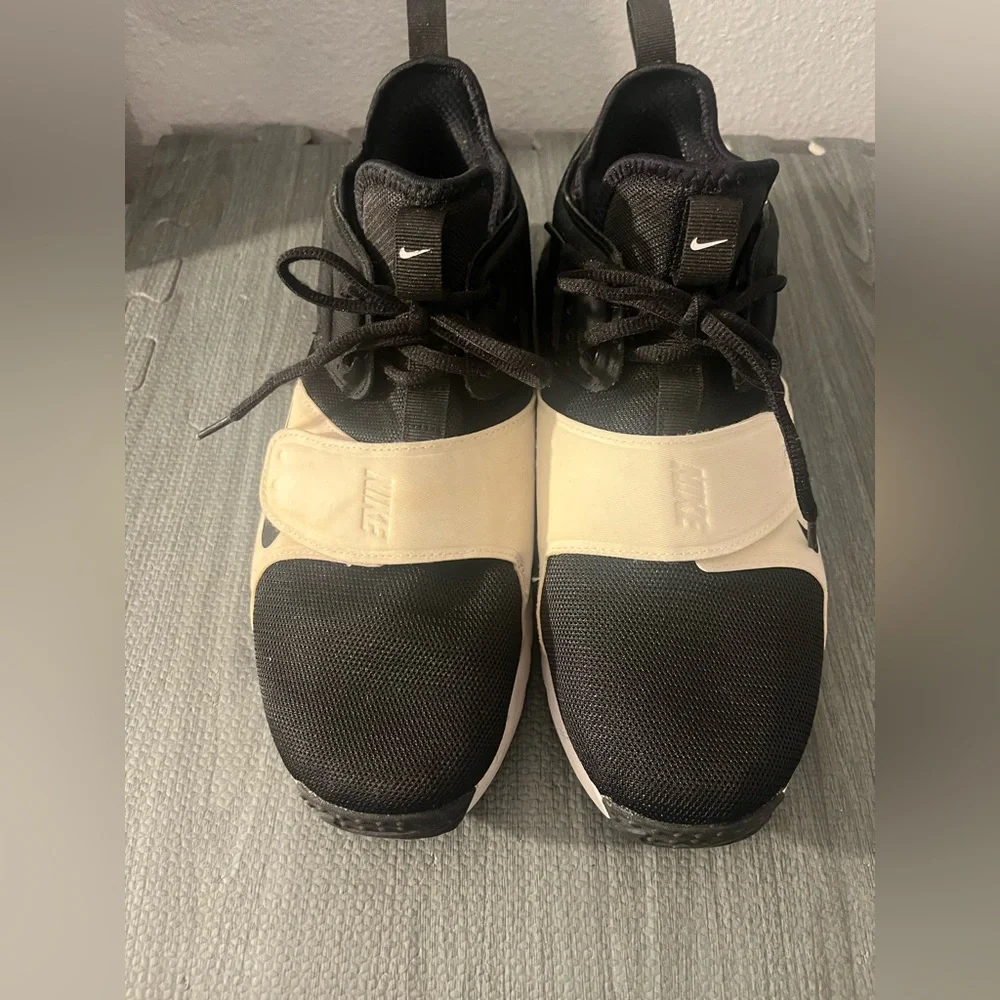 Nike Black and Cream Athletic Shoes - Picture 2 of 6